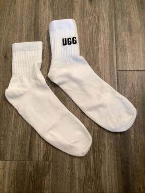 UGG Women's Large Black Quinlin Logo Comfort Athleisure Quarter Socks U2-2